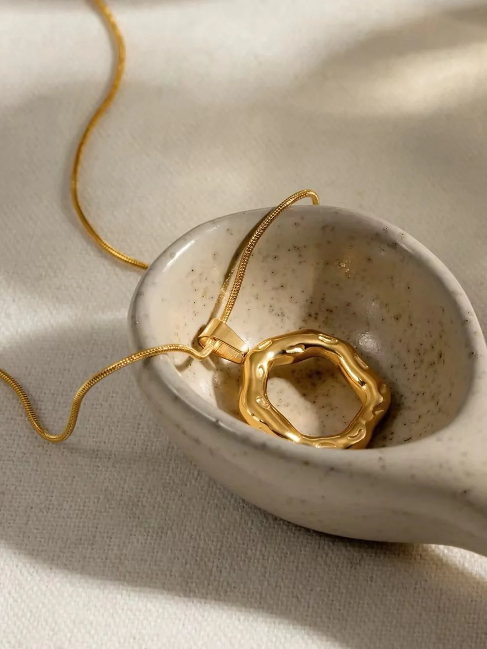 18K Gold Plated Circle Pendant Necklace - Picture 6 of 8